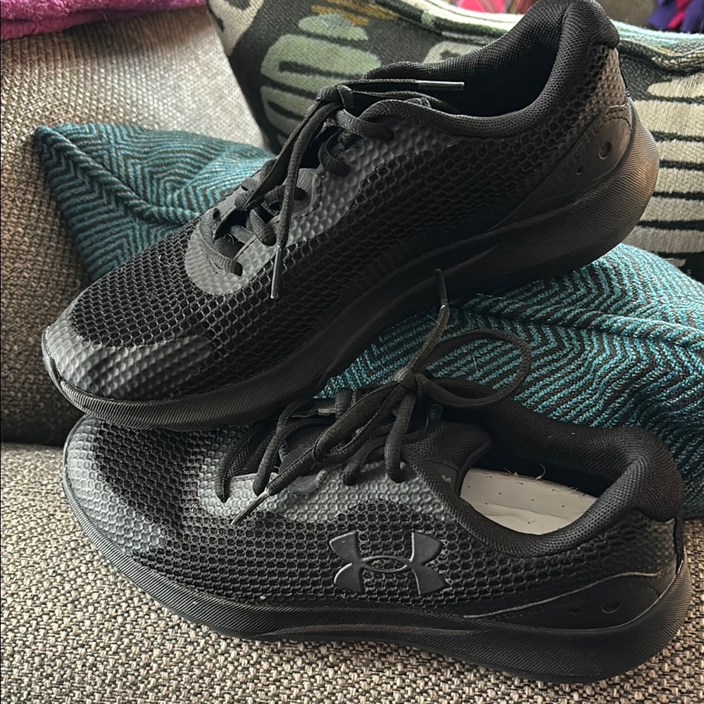 Under Armour Athletic Shoes size 9 (women’s)